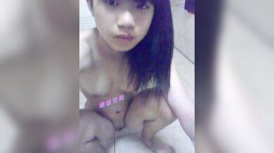 Taiwanese College Girl Caught Touching Herself in Bathroom