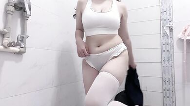 高中妹脫衣自拍60