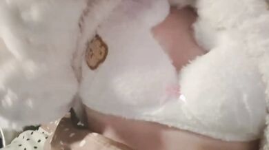 雙馬尾妹妹可愛睡衣露奶掰逼