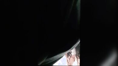 對面公寓裡粗心女鄰居窗簾沒有拉好留下一角沒有遮住, 脫裙子內褲私處暴露給全社區欣賞還渾然不知