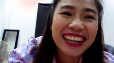 Thai college student performs oral sex