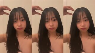 可愛い日本の妹が入浴中に自撮り