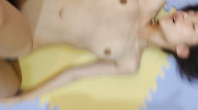 Bạn tình tóc xoăn nói thích làm tình với tôi