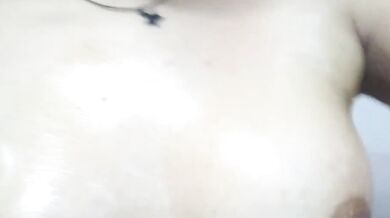 Schoolgirl Asan takes a selfie while bathing