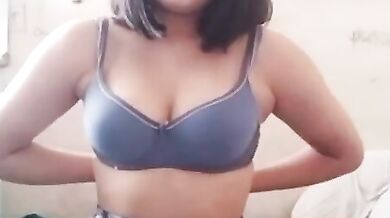 06年小妹妹自慰 Mayyan