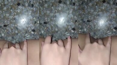 Bạn gái cũ của tôi thủ dâm vì tôi