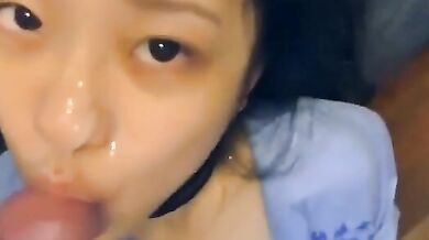 Cô gái trường trung học nữ sinh quốc gia Lanyang kéo xe ngựa nhỏ bị giáo viên nước ngoài chinh phục, bắn tinh vào mặt và nuốt chửng 3