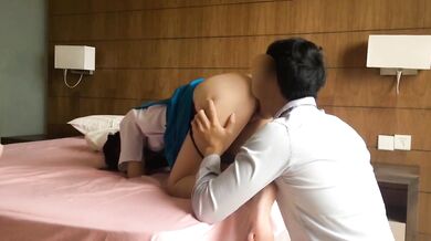 馬來西亞妹妹穿著校服被男友後入