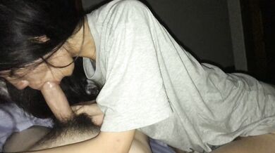 性感女友舔大肉棒