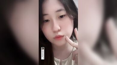 偷拍可愛妹妹洗澡換衣