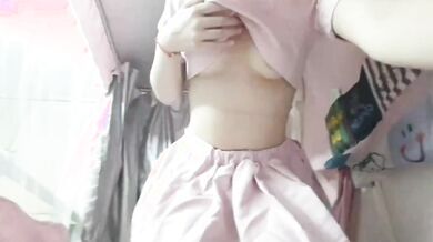 八字奶騷妹宿舍自拍合輯