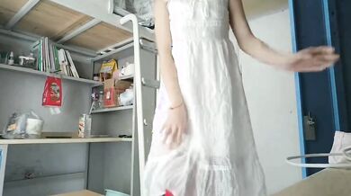 八字奶騷妹宿舍自拍合輯