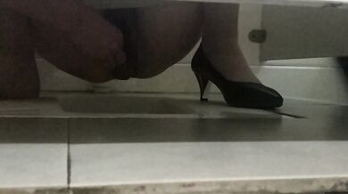 中國トイレ盜撮1(厠所被抓到偷拍)