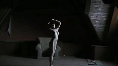 Người mẫu ngực lớn chụp ảnh nude
