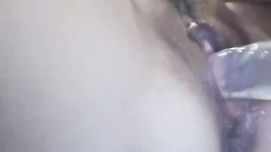 肉肉女生自慰一直漏水