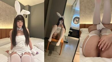 白絲兔女郎自拍無毛一線鮑