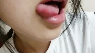 巨乳高中妹抓奶挖穴
