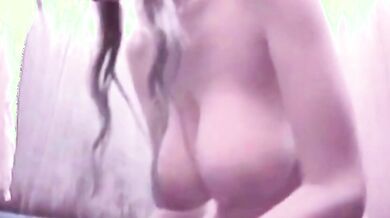 （流出）巨乳お姉さんのお着替え