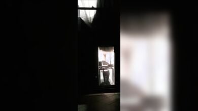 偷拍大學女宿舍女學生在窗簾半開情況下脫裙子內褲沒想到下面毛這麼多
