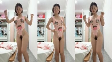 連身衣妹子開檔露毛逼跳舞