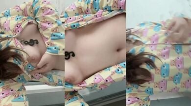 睡衣高中妹露奶拍逼