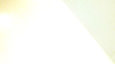 馬來西亞大學妹子在公共厠所幫男友口交