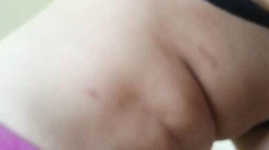 本土妹妹邊咬邊高潮