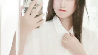 反差高中美女牙刷自慰1