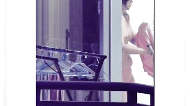 天氣太熱了！肥鄰居不穿衣會舒服些！