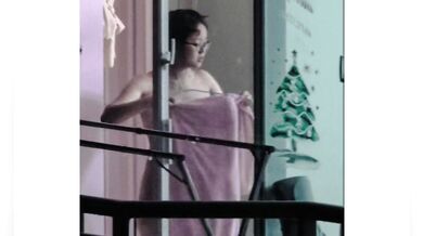 天氣太熱了！肥鄰居不穿衣會舒服些！