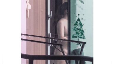 天氣太熱了！肥鄰居不穿衣會舒服些！