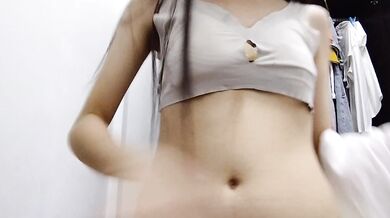 馬來西亞陪陪THQ脫校服自拍