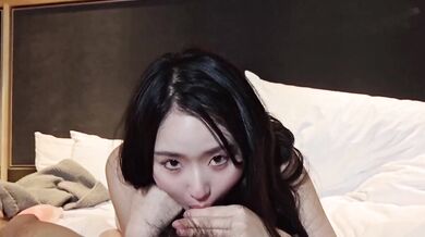 Huan Er's private face-showing blowjob