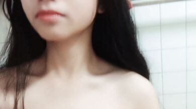 氣質貧乳妹子抓奶