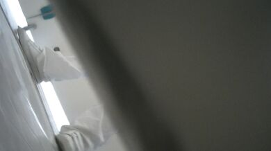 トイレでオナニーする美女を隠しカメラで撮影