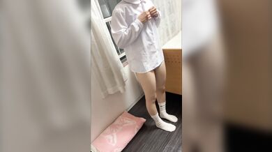 vo,5神レベル女子です。身體検査でパンティの奧にある生えかけのマンマンを曝け出すスポブラ制服女子
