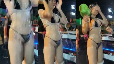 タイ・ウォーター・スプラッシュ・フェスティバルのビキニ美女たち