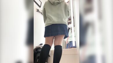 日本更衣室觀賞妹妹試衣