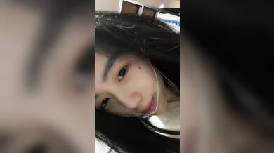 學生妹自拍給男友