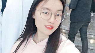 眼鏡騷貨全裸和男友視訊