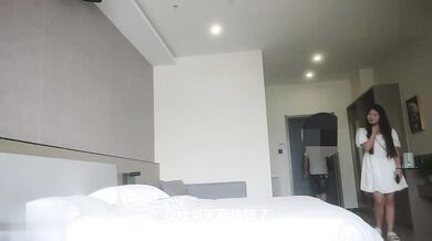 2000約22歲四川大學美女開房