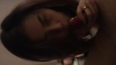 マレーシアのタトゥーを入れた姉妹が彼氏にフェラチオをする