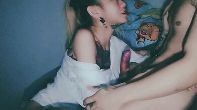 Em gái Singapore xăm mình giúp bạn trai lấy tinh trùng