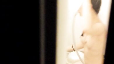 盜撮鼻唄入浴!!○K処女有名進學校に通ってます【數cmから広がる世界Vol.01】