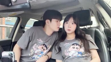 反差可愛妹子車上調情