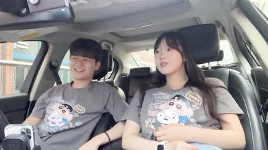 反差可愛妹子車上調情