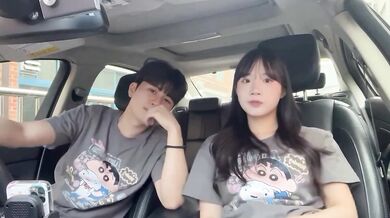 反差可愛妹子車上調情