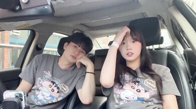 反差可愛妹子車上調情