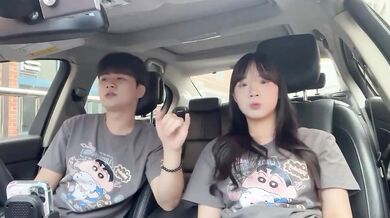 反差可愛妹子車上調情