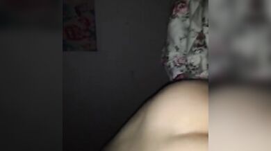 コンドームなしで乗馬し、黒カビを破る